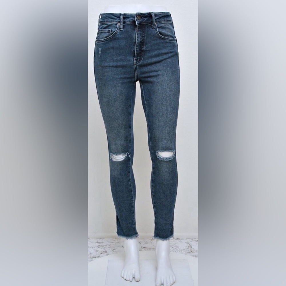 Women’s We The Free (Free People) CRVY Skinny Jeans – Size 29 – Raw Hem